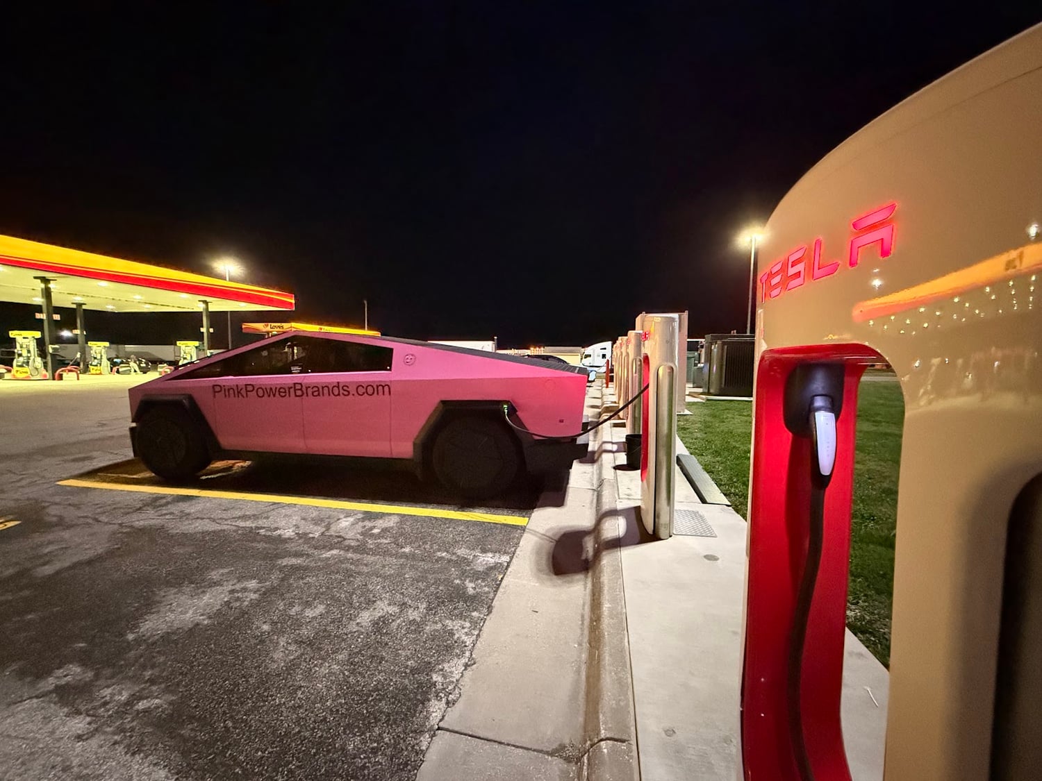 Photo of Topeka, Ks - Topeka Service Area Supercharger