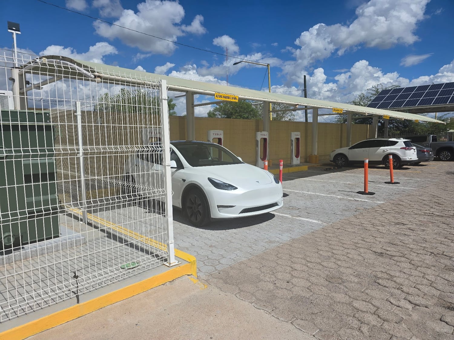 Photo of Santa Ana, Son Supercharger