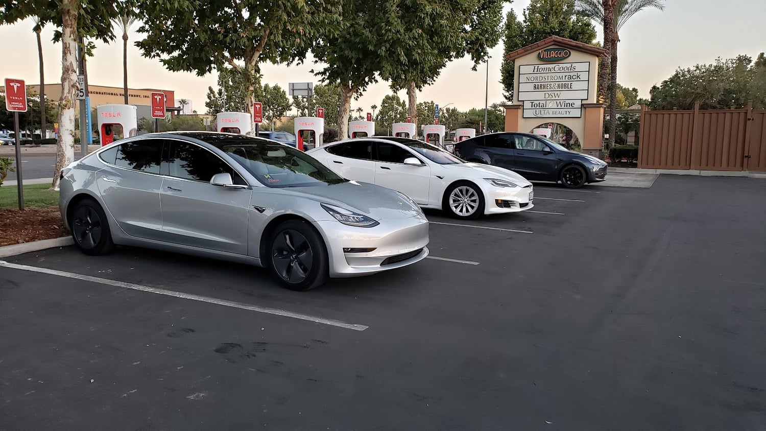 Photo of Fresno, Ca - N Blackstone Ave Supercharger